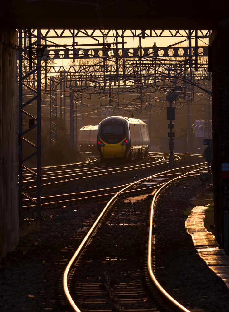 Southbound
390046 departing from Oxenholme
