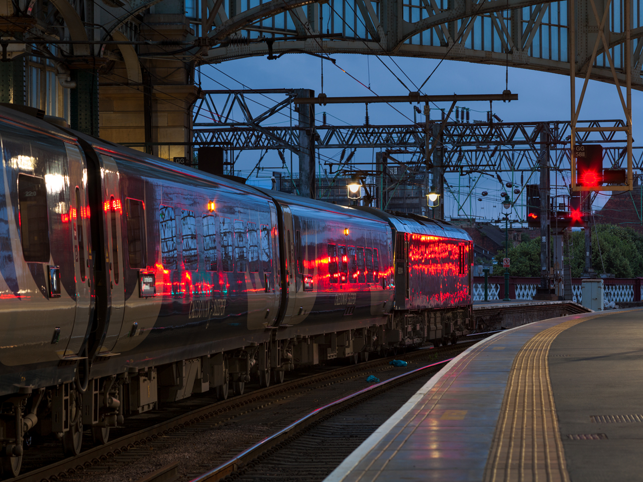 The night train
92014 waits to depart from Glasgow Central with the Caledonian sleeper train to London Euston
Keywords: 2023;92;92014;Construcciones y Auxiliar de Ferrocarriles;beds;britain;brush traction;cables;caf;caledonian sleeper;catenary;class 92;colour light signalling;colour light signals;danger;danger signal;dual voltage;electric loco;electric lo