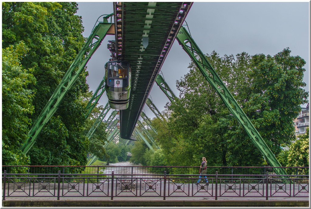 Stanchion 464
Car No1 of the Wuppertal Schwebebahn approaches Wuppertal station and stanchion 464.
