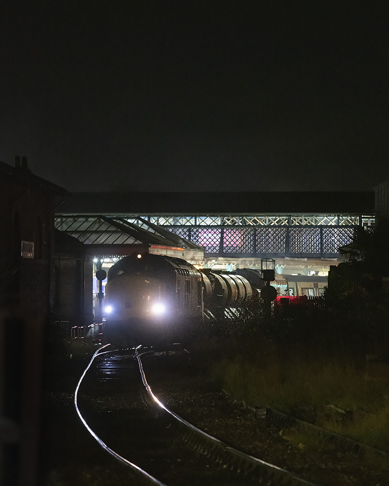 Night departure
37218 departs from Bridlington with the returning RHTT working from York via Scarborough, Hull, Selby, Hull and Scarborough.

